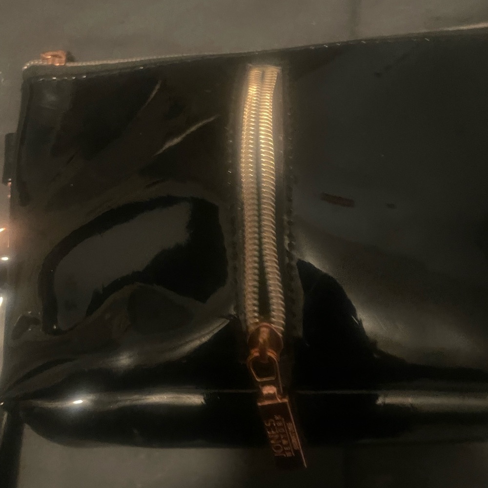 Like New make up bag or clutch - Picture 3 of 4